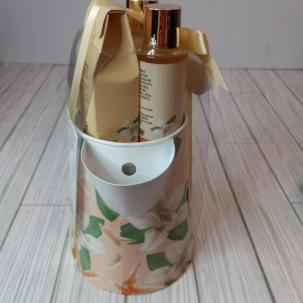 Royal Garden French Vanilla Bath Set